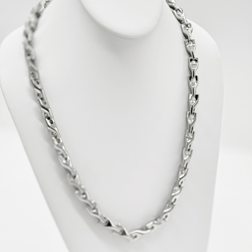 Titan Core Sculptural Silver Link Chain