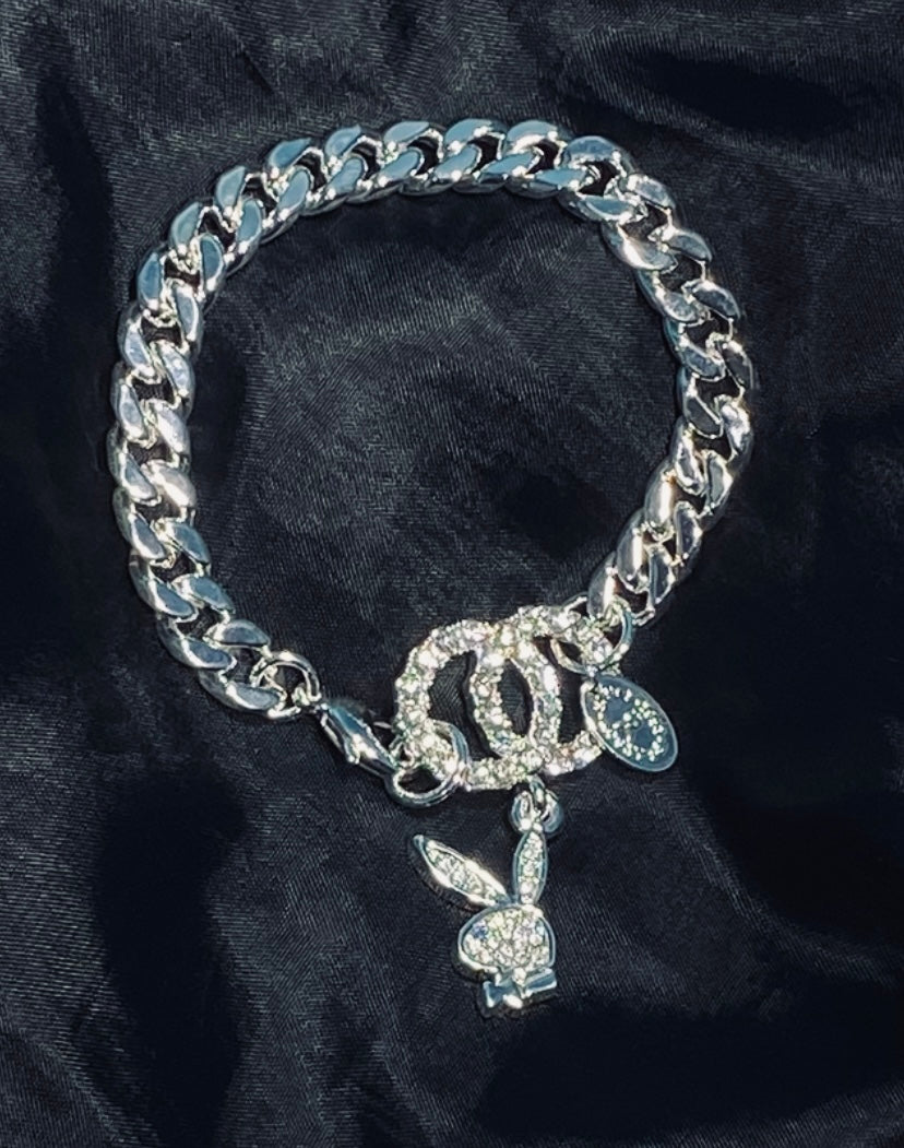Playboy Curb Bracelet 2 Solid Crystal Circle Crystal Bunny Head Pendant