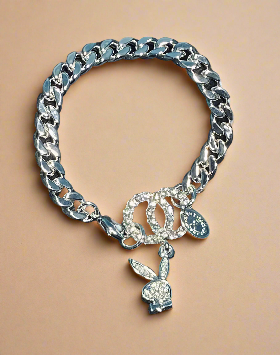 Playboy Curb Bracelet 2 Solid Crystal Circle Crystal Bunny Head Pendant