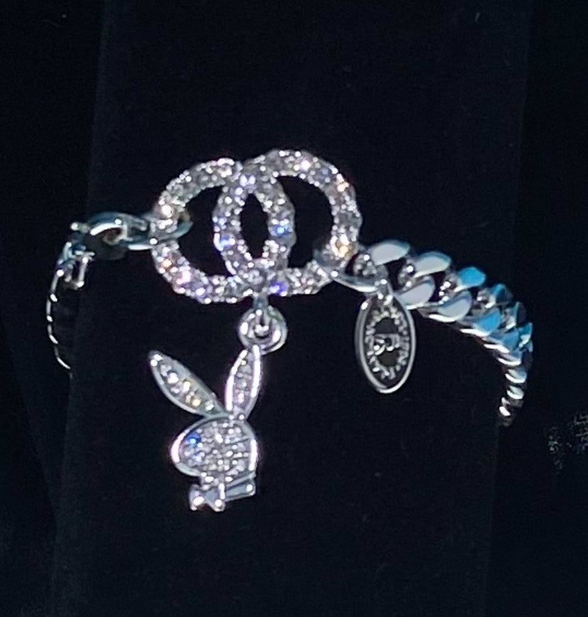 Playboy Curb Bracelet 2 Solid Crystal Circle Crystal Bunny Head Pendant
