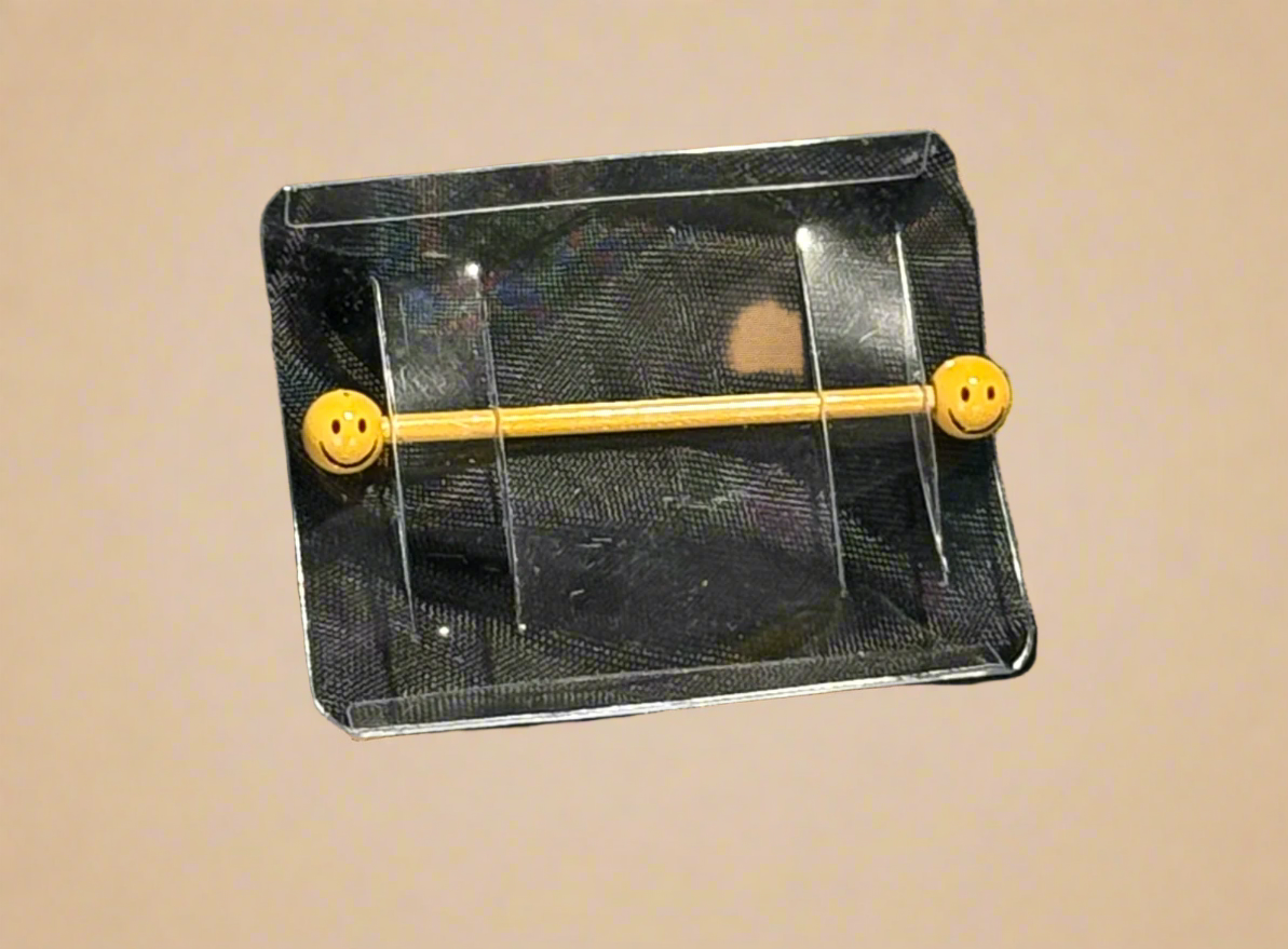 BODY JEWELRY SMILY YELLOW BAR