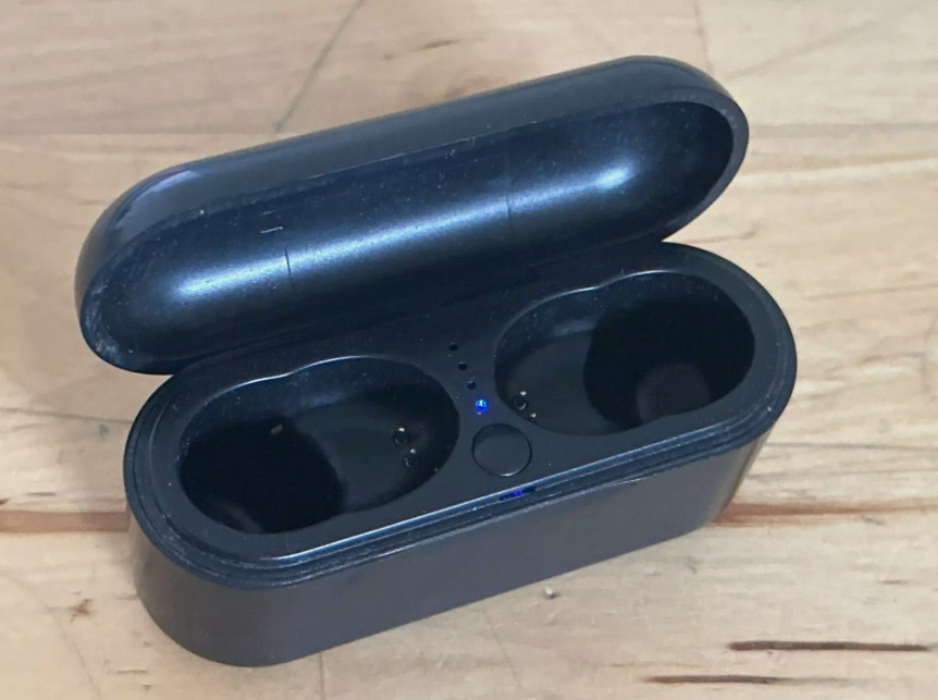 Muze by Vivitar RIPPLE Wireless Bluetooth Charging Case ONLY - Black TWE2-BLK