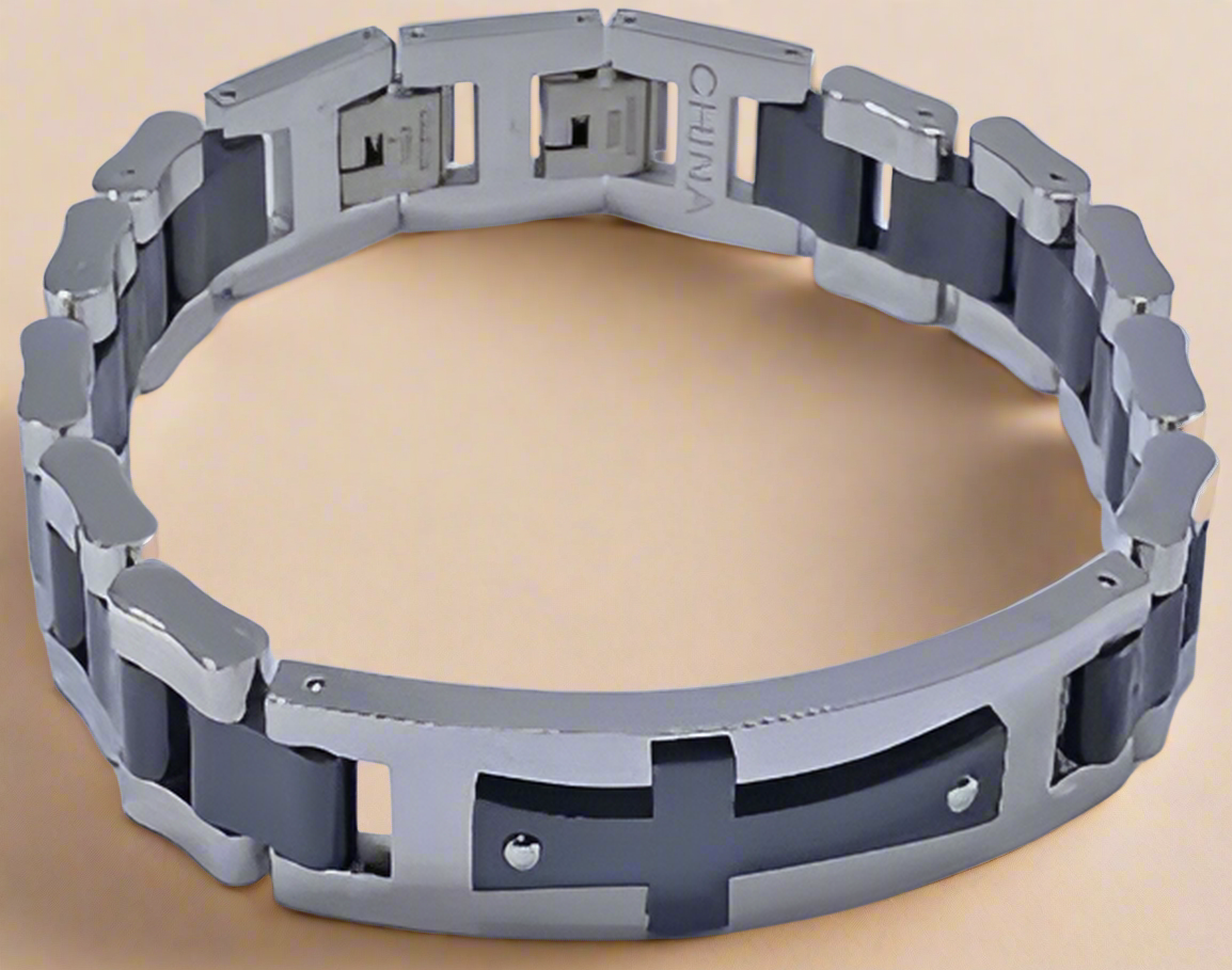 Fashion Bracelet with Black IP Cross Section 8.5"