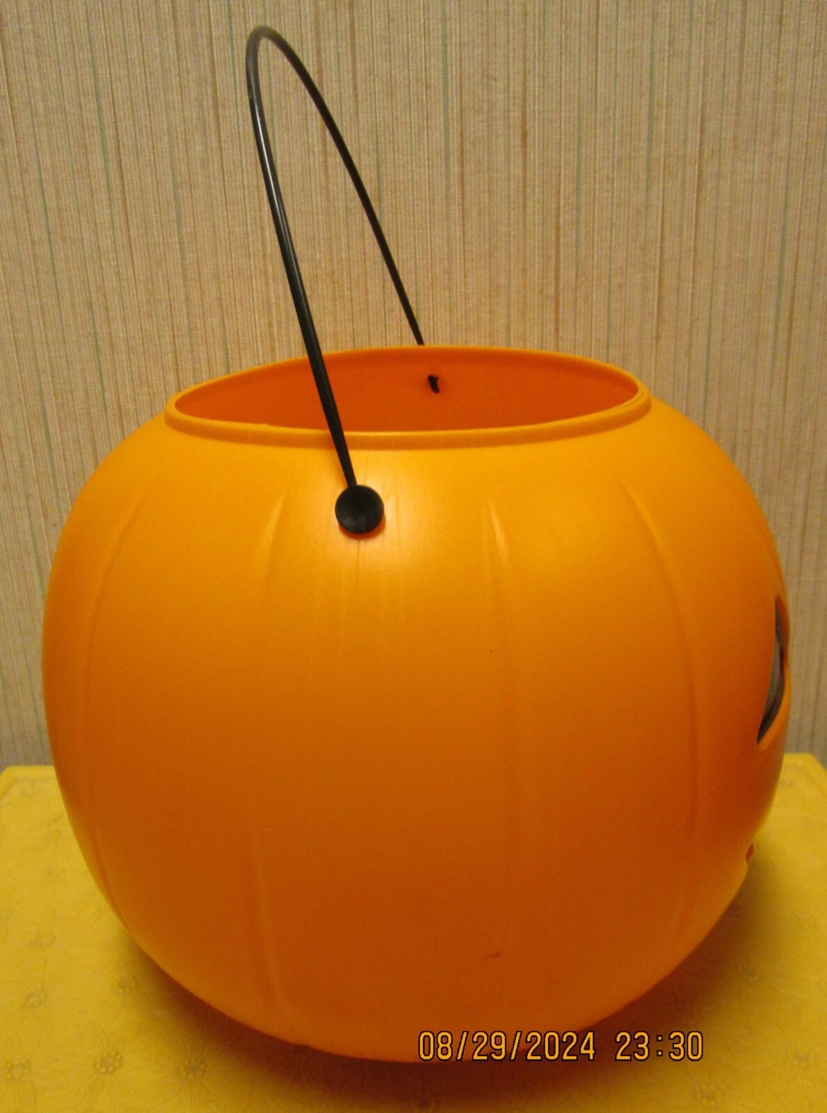Halloween Jack-O'-Lantern Candy Bucket – Classic Orange