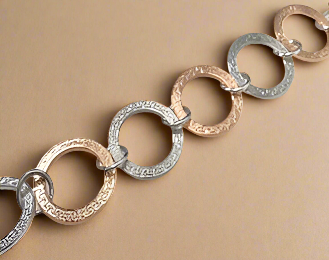 FASHION Greek Key Style Circle Bracelet 7.5"