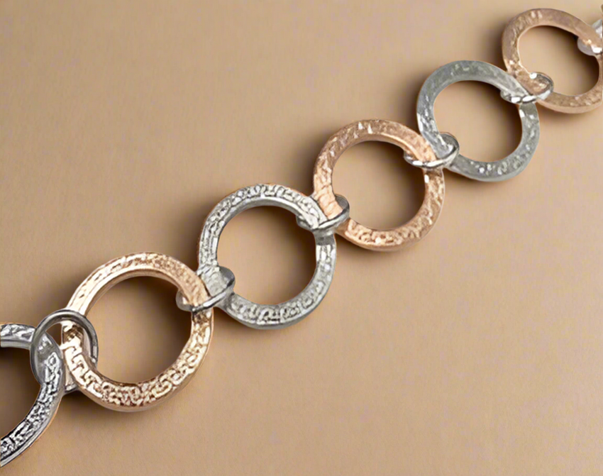 FASHION Greek Key Style Circle Bracelet 7.5"