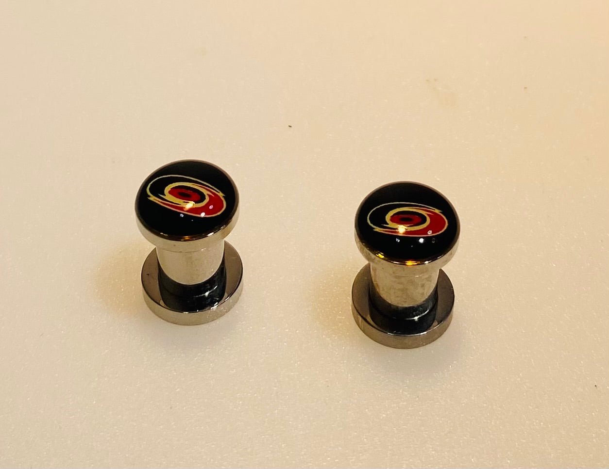Carolina Hurricanes Ear Plug 2G Stainless Steel