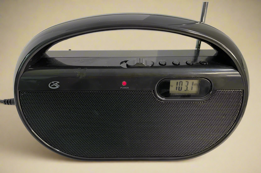 GPX R602B Portable AM/FM Radio with Digital Clock & Line-In